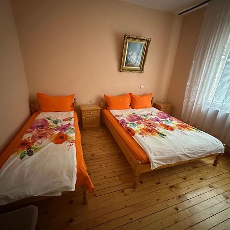 Velkovski Guest House Khisaria Eksteriør bilde