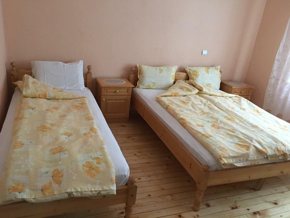Velkovski Guest House Khisaria Eksteriør bilde