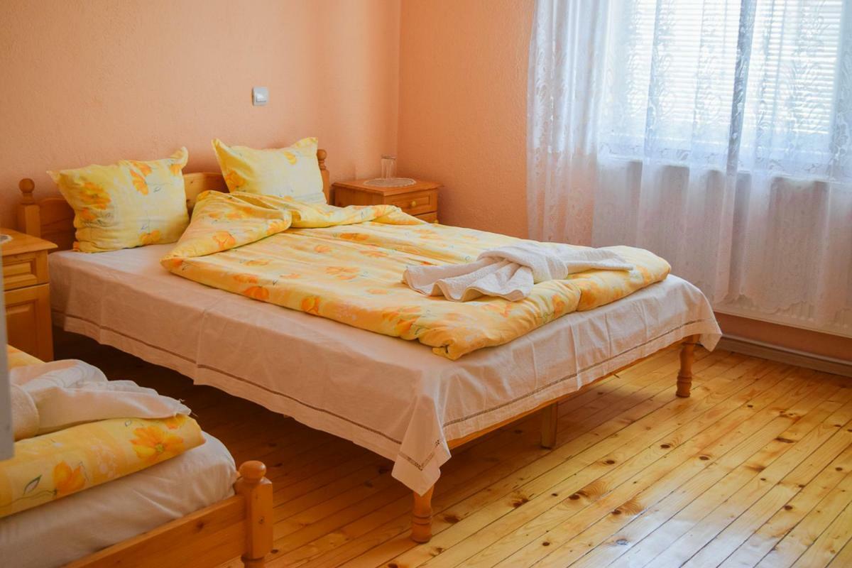 Velkovski Guest House Khisaria Eksteriør bilde