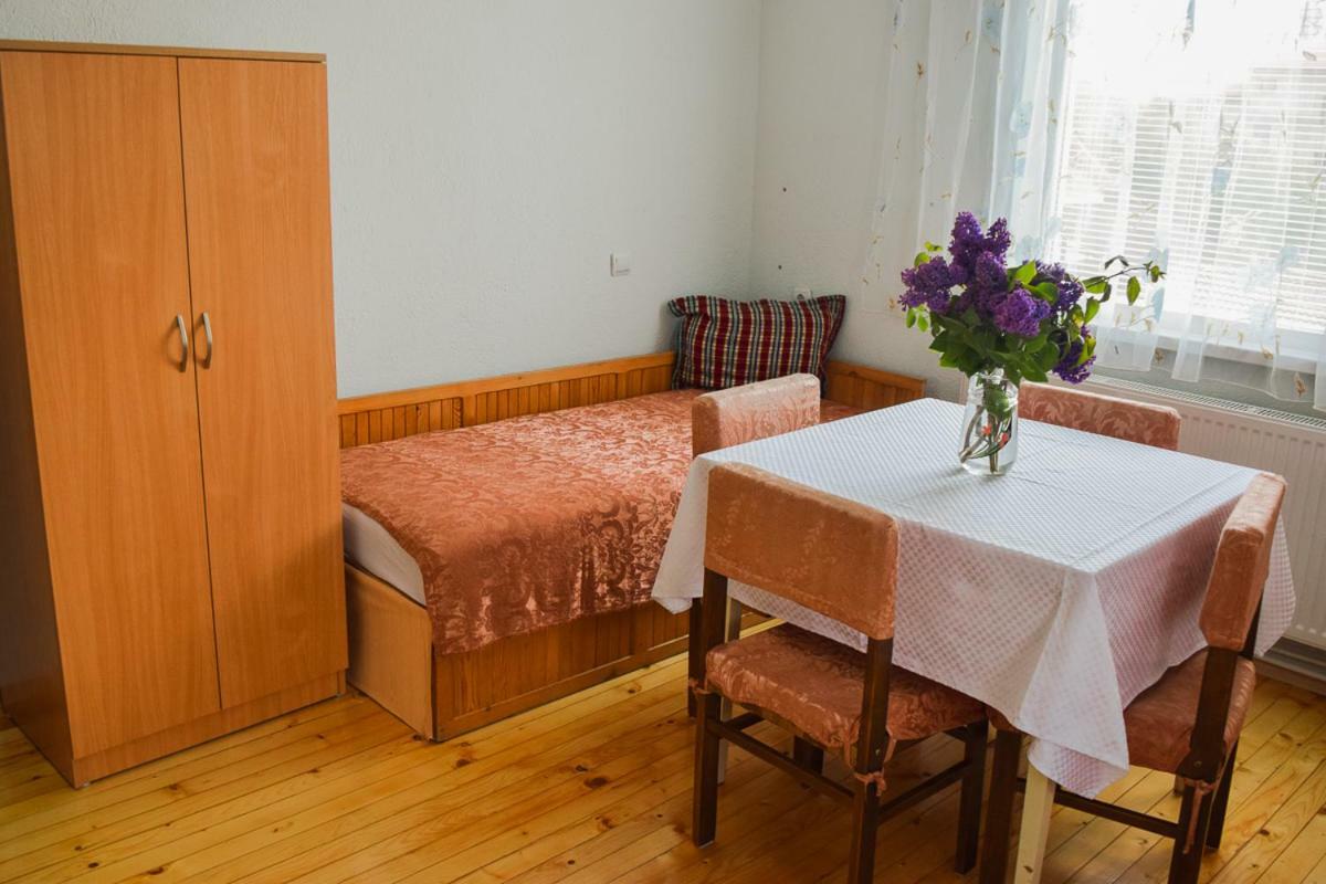 Velkovski Guest House Khisaria Eksteriør bilde